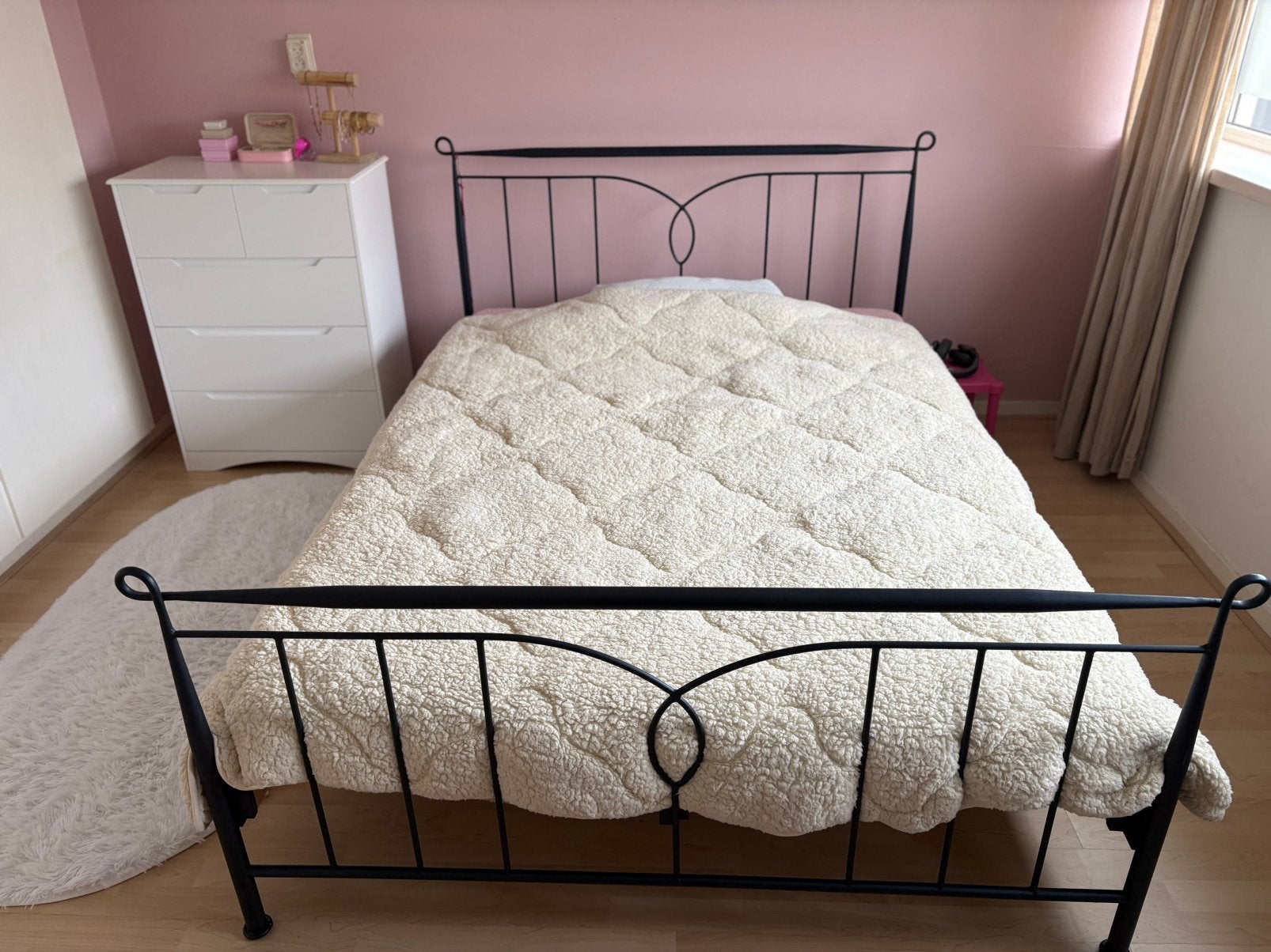 Prachtig sfeervol bed 140x200 cm, Huis en Inrichting, Slaapkamer | Bedden, Ophalen, Zwart, Tweepersoons, 140 cm
