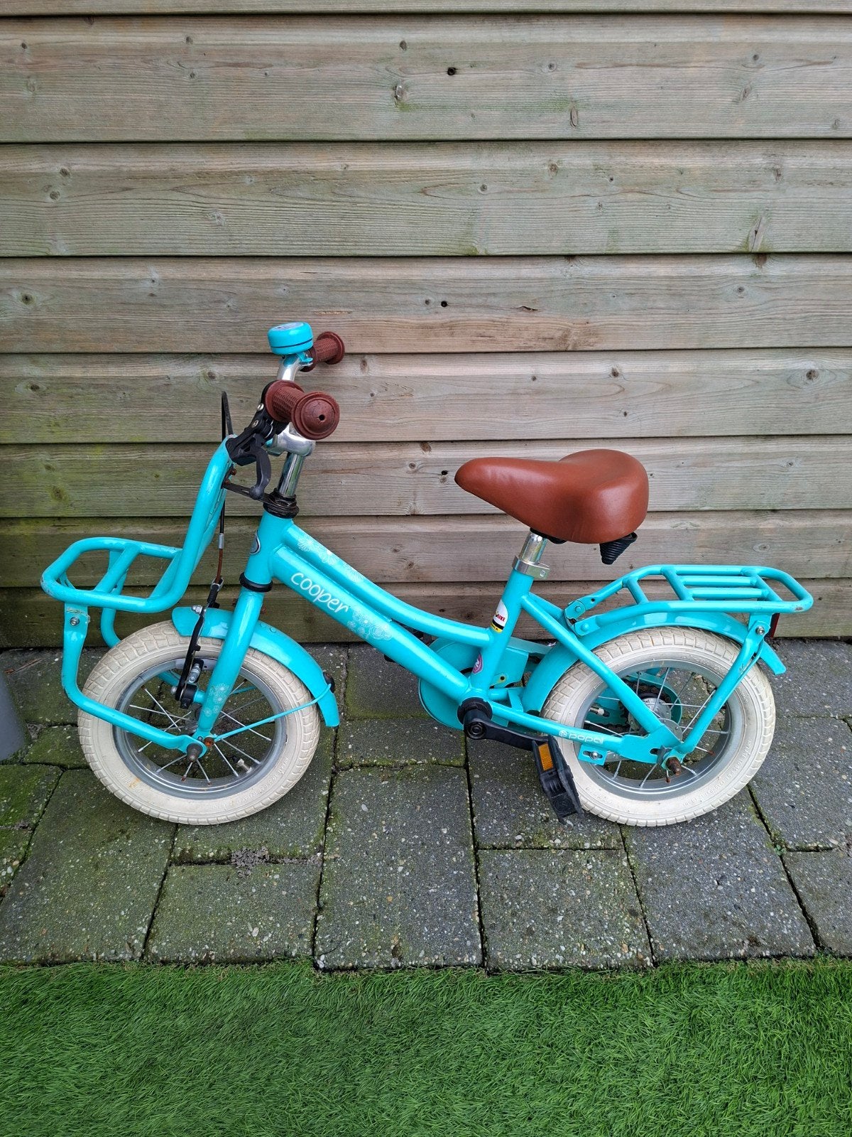 Kinderfiets Cooper 12 inch - Blauw met bruin zadel, Fietsen en Brommers, Ophalen, Zijwieltjes, Gebruikt, Velgrem