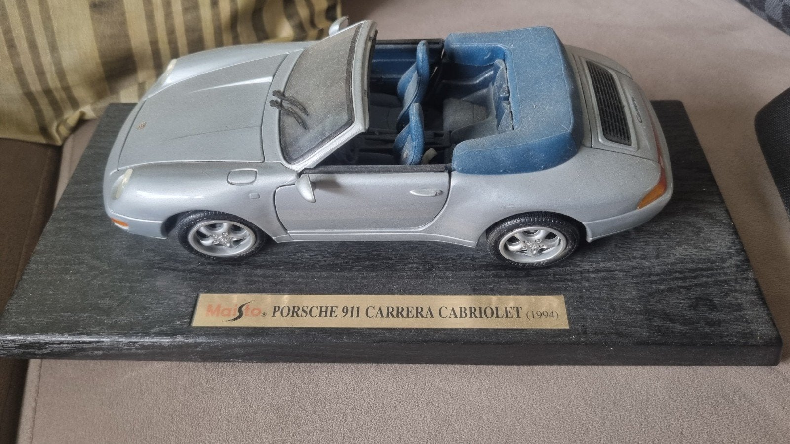 Maisto Porsche 911 Carrera Cabriolet (1994) modelauto, Ophalen of Verzenden, Gebruikt, Auto, Overige merken