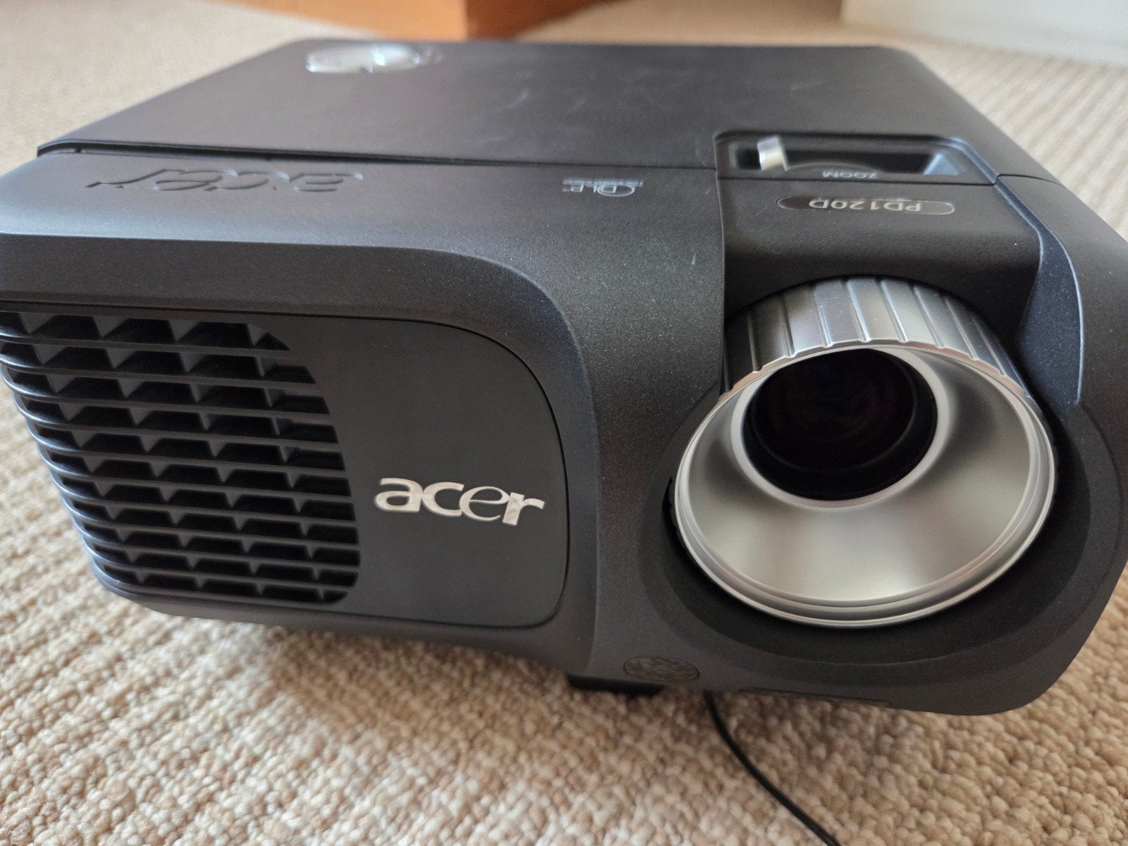 Acer PD120D DLP Projector - doet het goed 20 jaar oud, Audio, Tv en Foto, Beamers, Gebruikt, Ophalen of Verzenden, DLP, Overige resoluties