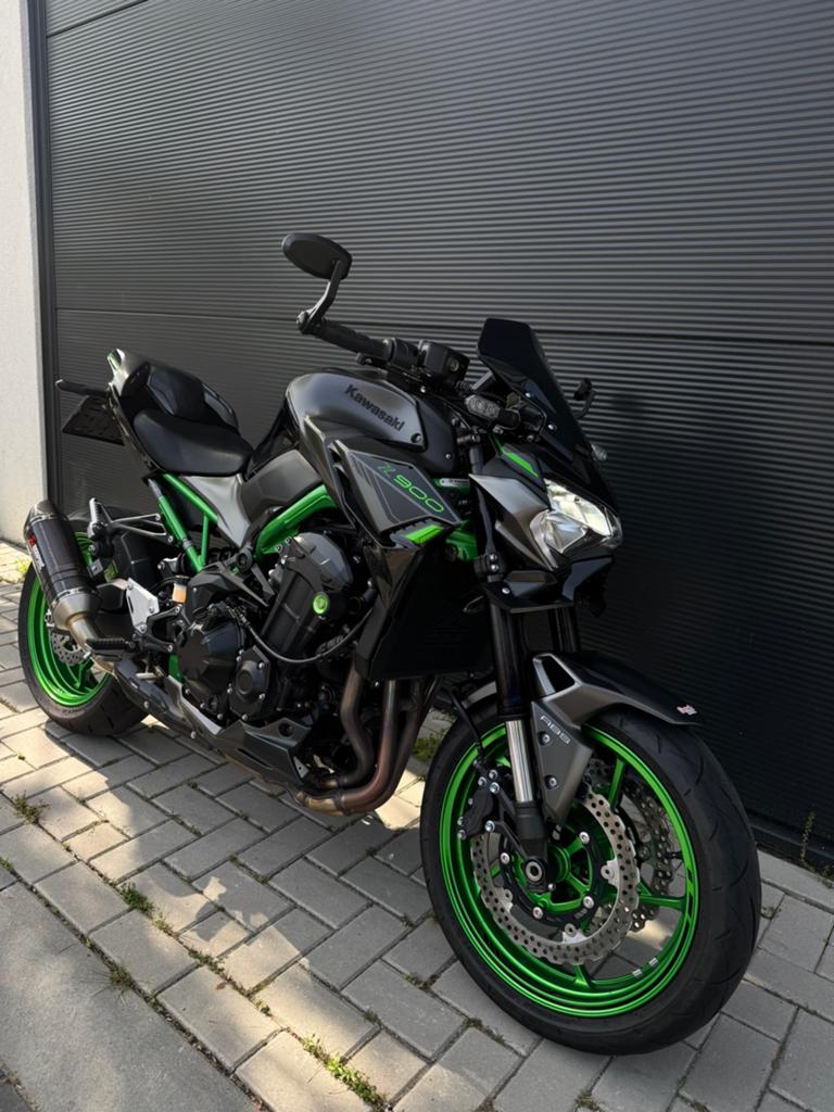 Kawasaki Z900 Performance 2023 | Nieuwstaat | Akrapovič, Motoren, Motoren | Kawasaki, LED Verlichting, Occasion, 4 cilinders, Motorrijbewijs A