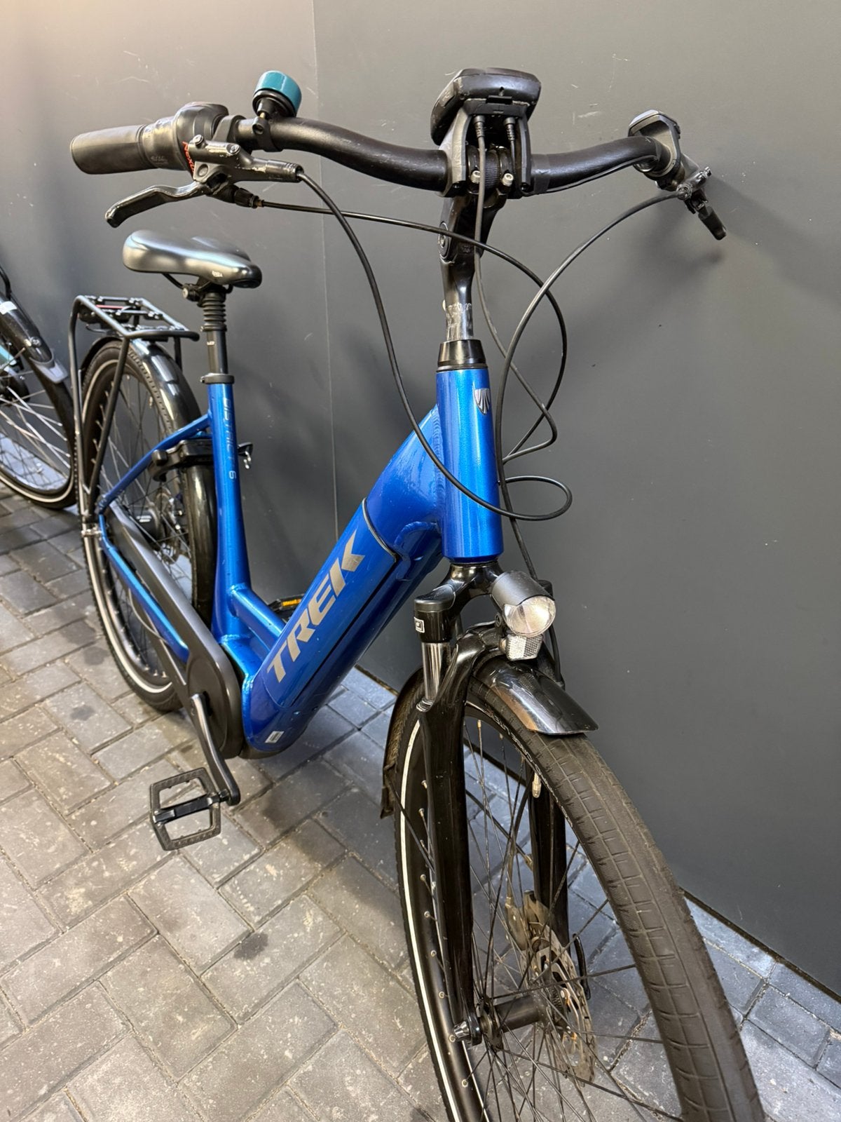 Trek District+ 6  | Bosch Active Line Plus, Fietsen en Brommers, Versnellingen, Giant, Zo goed als nieuw, 61 tot 65 cm