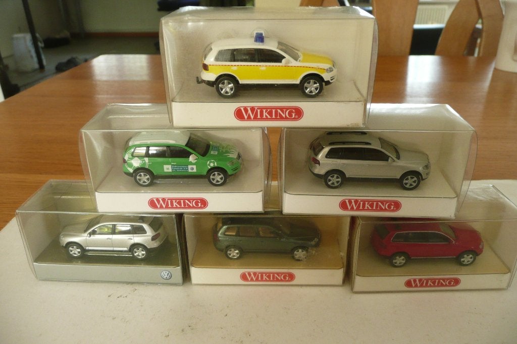 HO spoor 6 stuks Wiking VW Touareg surfplank Wolfsburg, Ophalen of Verzenden, Zo goed als nieuw, Auto, Wiking