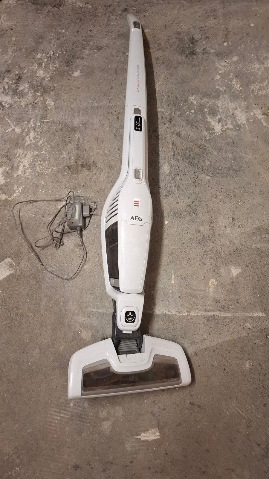 AEG Steelstofzuiger 2-in-1 Draadloos, Ophalen, Gebruikt, Draadloos, Reservoir