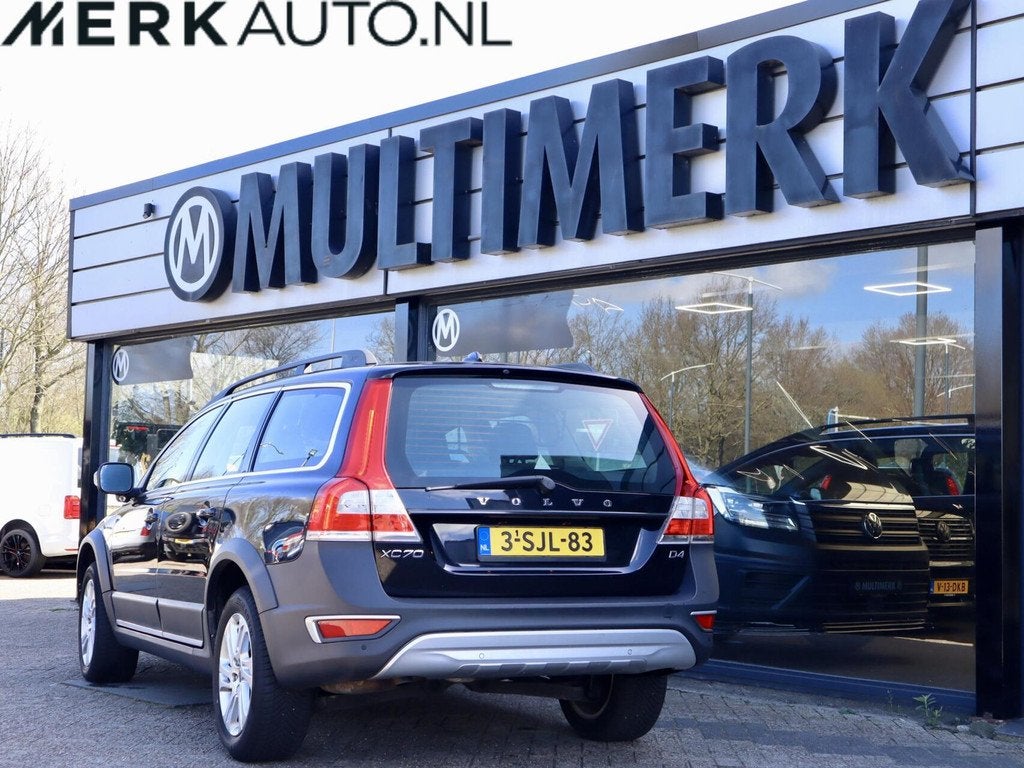 Volvo XC70 D4 5 Cil, Digitaal dashboard Dealer onderhouden!, Auto's, Volvo, Euro 5, Gebruikt, Zwart, 1984 cc
