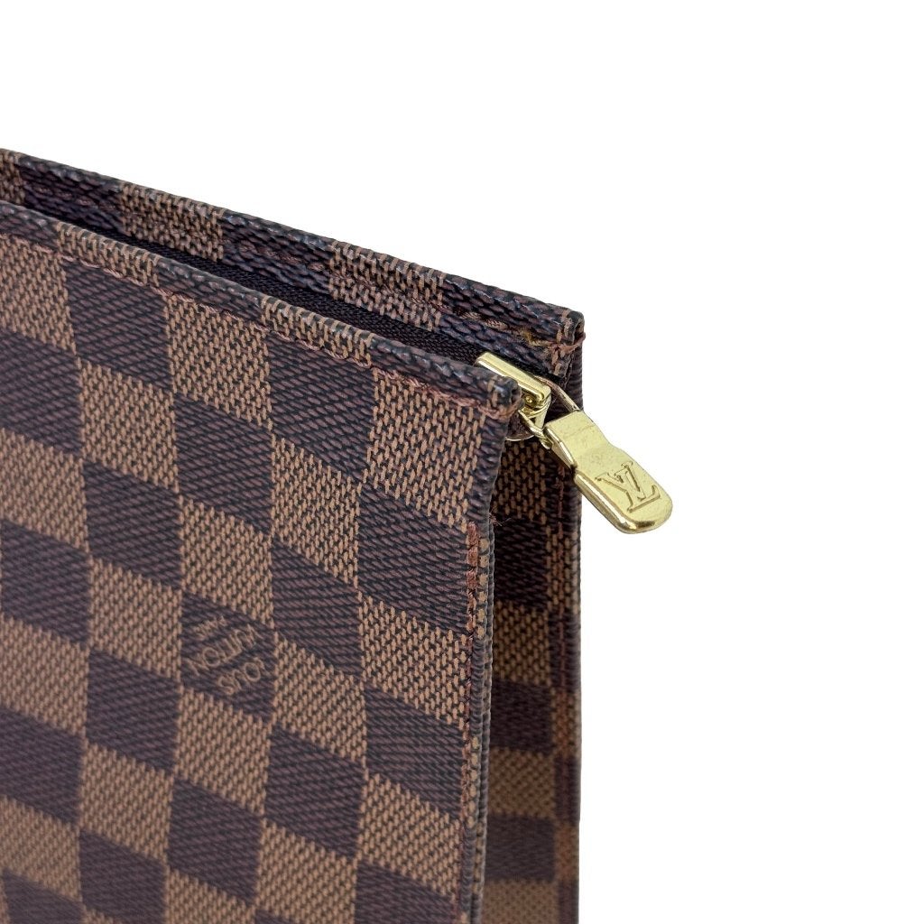 Louis Vuitton toiletry 26 cosmetic pouch toilettas make-up image 7