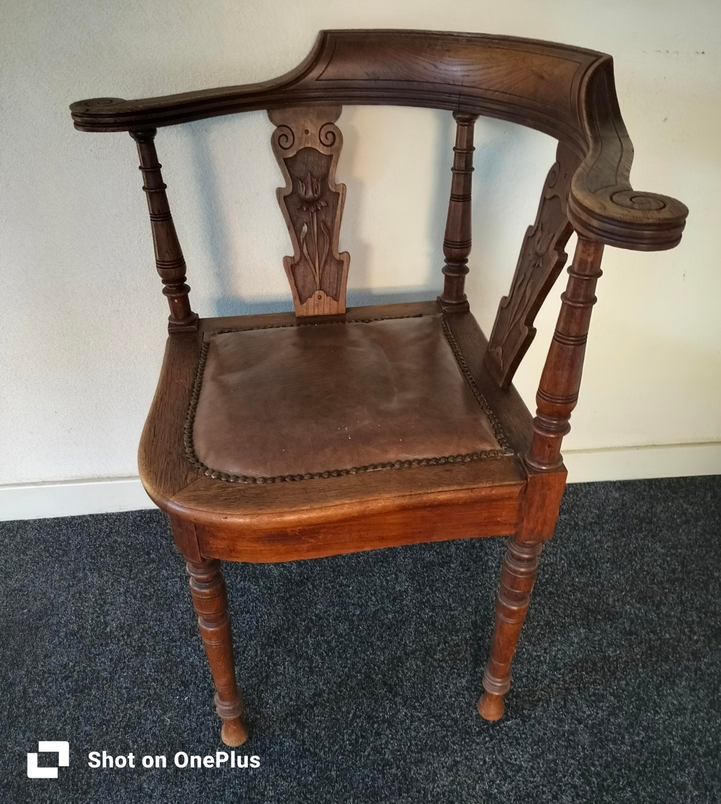Antieke hoekstoel met lederen bekleding, Antiek en Kunst, Ophalen of Verzenden
