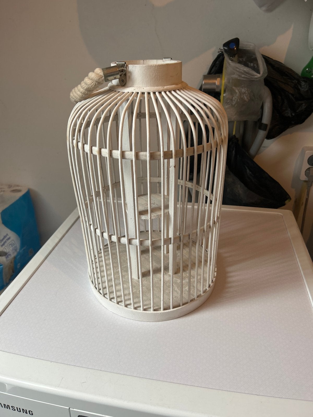 Witte decoratieve lantaarn met touw handvat, Hout, Ophalen of Verzenden, Zo goed als nieuw, Modern