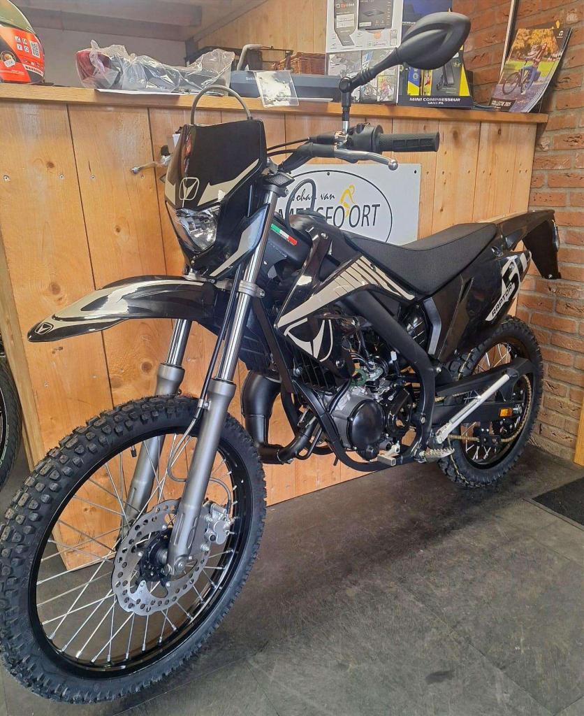 De VENT RAPTOR 50 is een nieuwe schakelbrommer van VENT, Fietsen en Brommers, Maximaal 45 km/u, Niet ingevuld, Nieuw, VENT