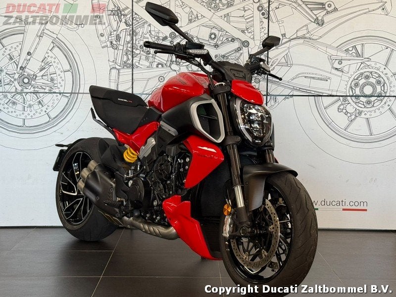 Ducati DIAVEL V4 (bj 2026), Motoren, Meer dan 35 kW, Overig, 1158 cc, Gebruikt