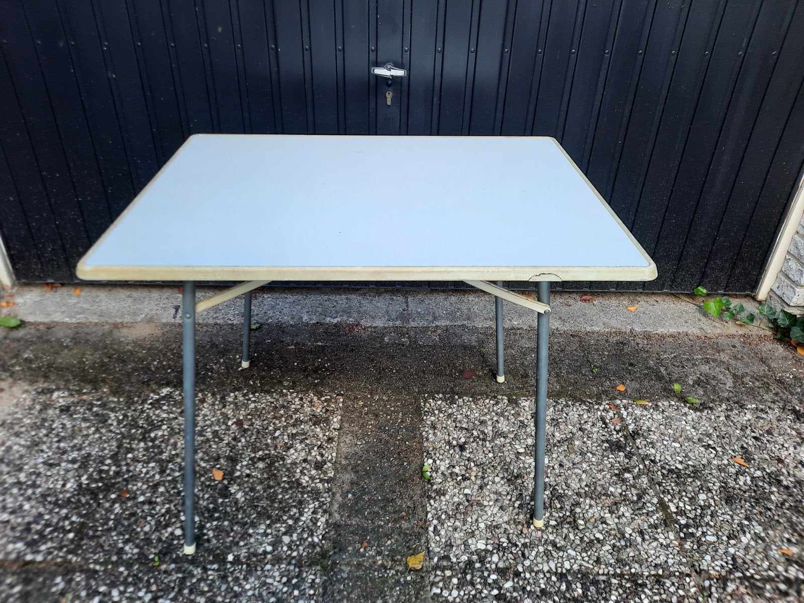 gratis in Apeldoorn inklapbaar camping tafel, Ophalen, Gebruikt, Campingtafel