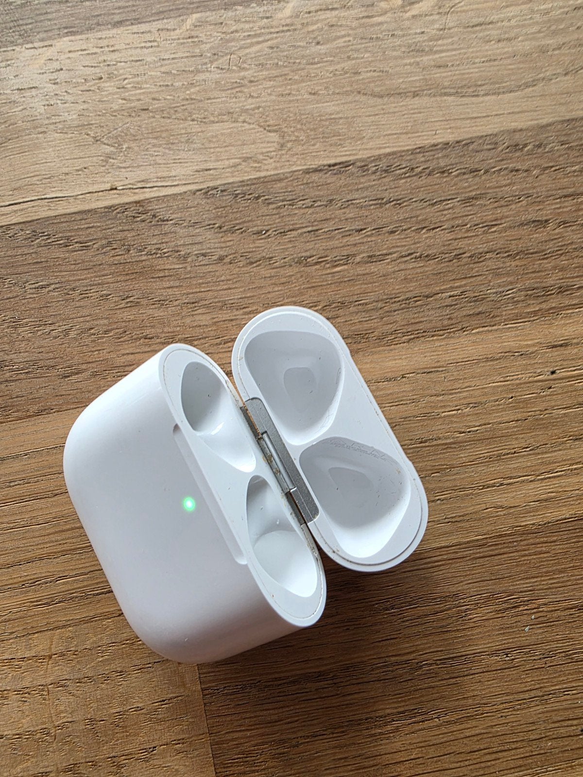 Apple AirPods Oplaadcase (leeg), In-ear, Gebruikt, Draadloos opladen, Ophalen of Verzenden