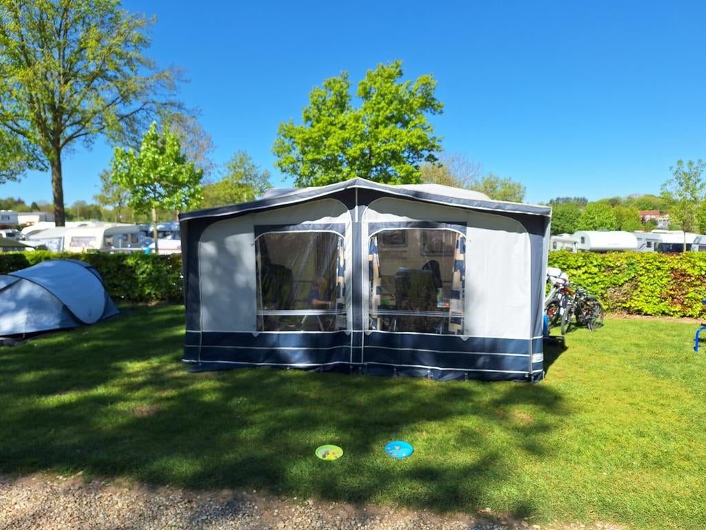 GOLDCAMP Ruime voortent voor caravan. 400cm breed 270cm diep, Ophalen, Gebruikt, Polyester, Overige merken