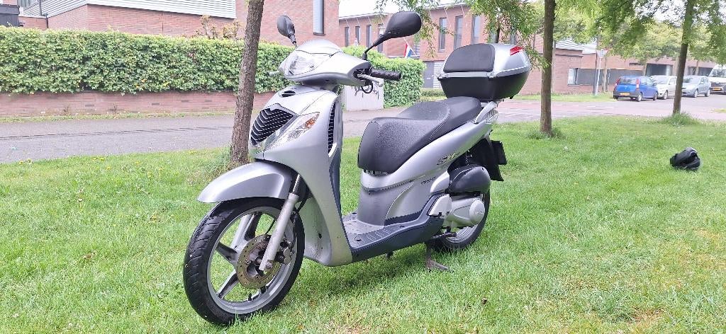 Honda SH150, Motoren, Motoren | Honda, Particulier, Scooter, 12 t/m 35 kW, 1 cilinder, Minimaal motorrijbewijs A2, Automaat, Gebruikt