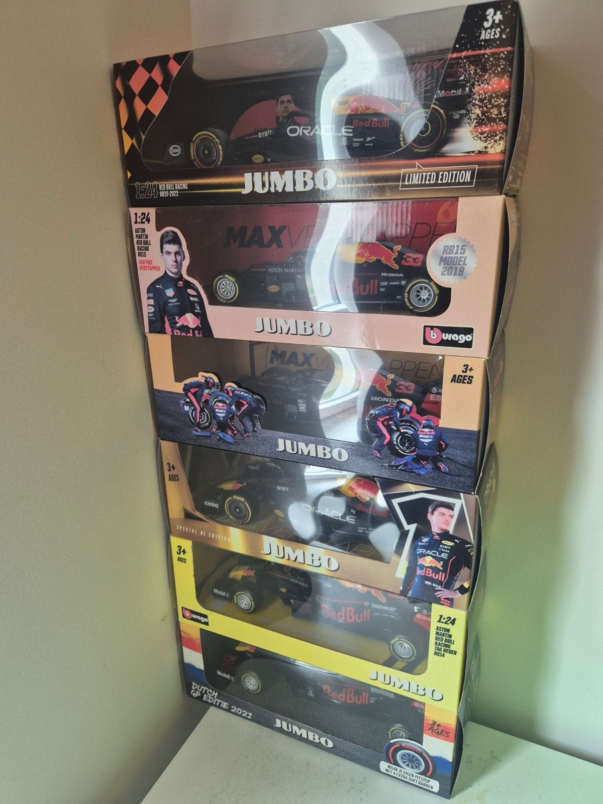 Max Verstappen raceauto's schaalmodel 1:24 - 6 stuks, Ophalen of Verzenden, Nieuw, Auto, Overige merken