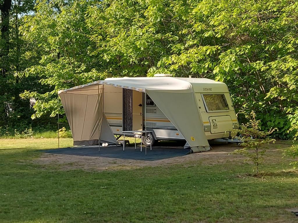 Knaus Sudwind: Compacte en complete caravan, Dwarsbed, Tot en met 3, Particulier, 4 tot 5 meter