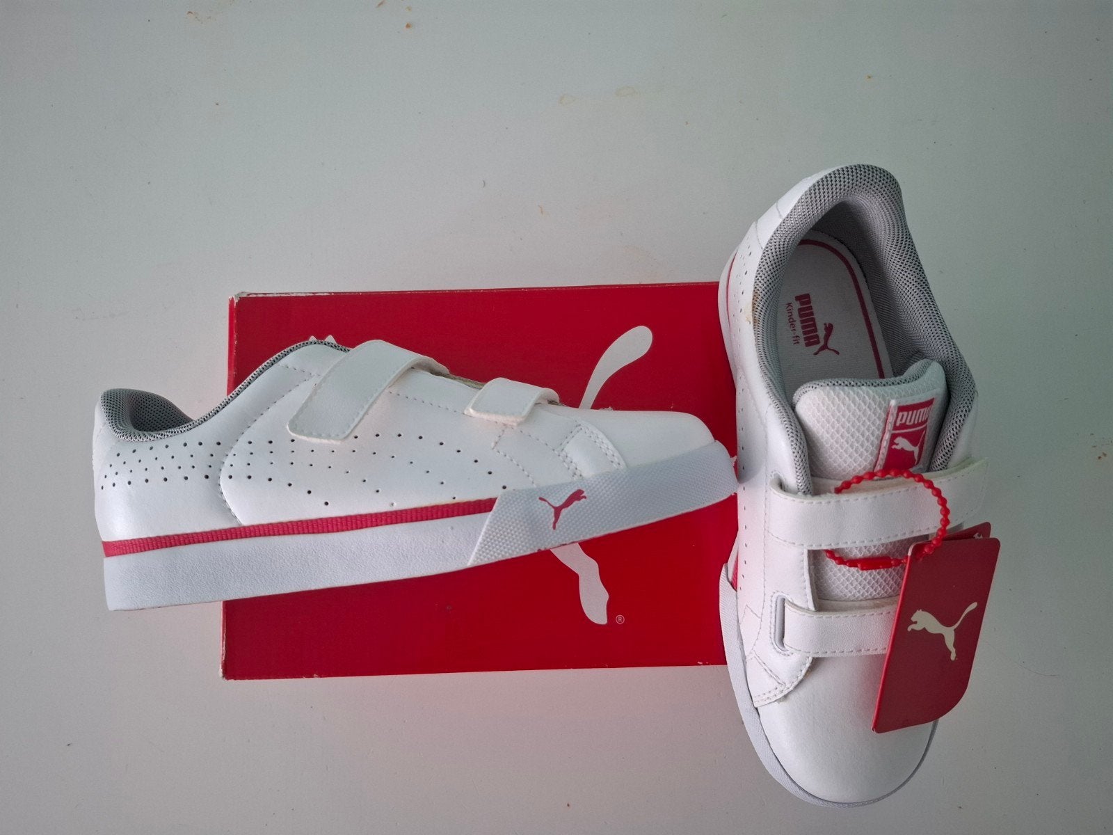 nieuwe mt 35 Puma sneakers, Ophalen of Verzenden, Nieuw, Schoenen