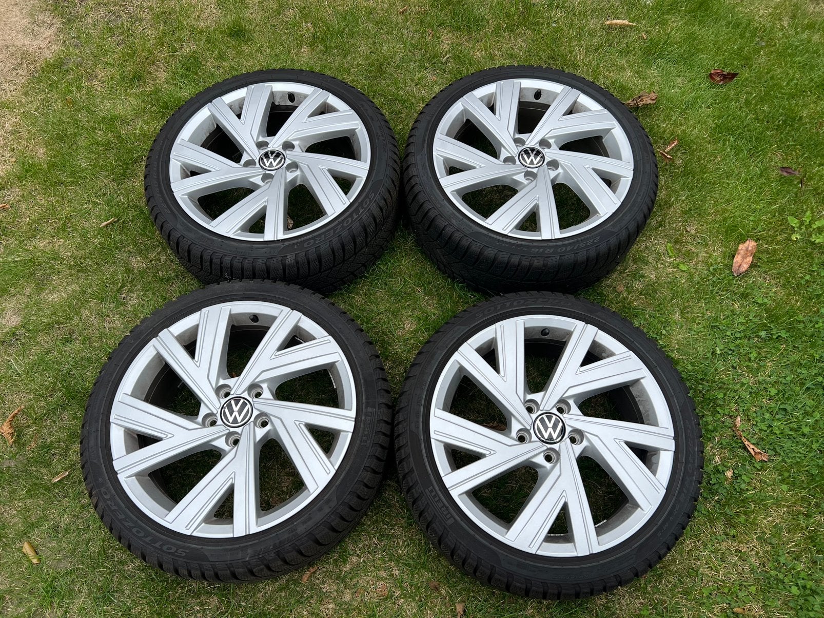 VW Bergamo 5x112 18 inch velgen winterset Golf GTI GTE, Auto-onderdelen, Ophalen, 18 inch, Gebruikt, Banden en Velgen