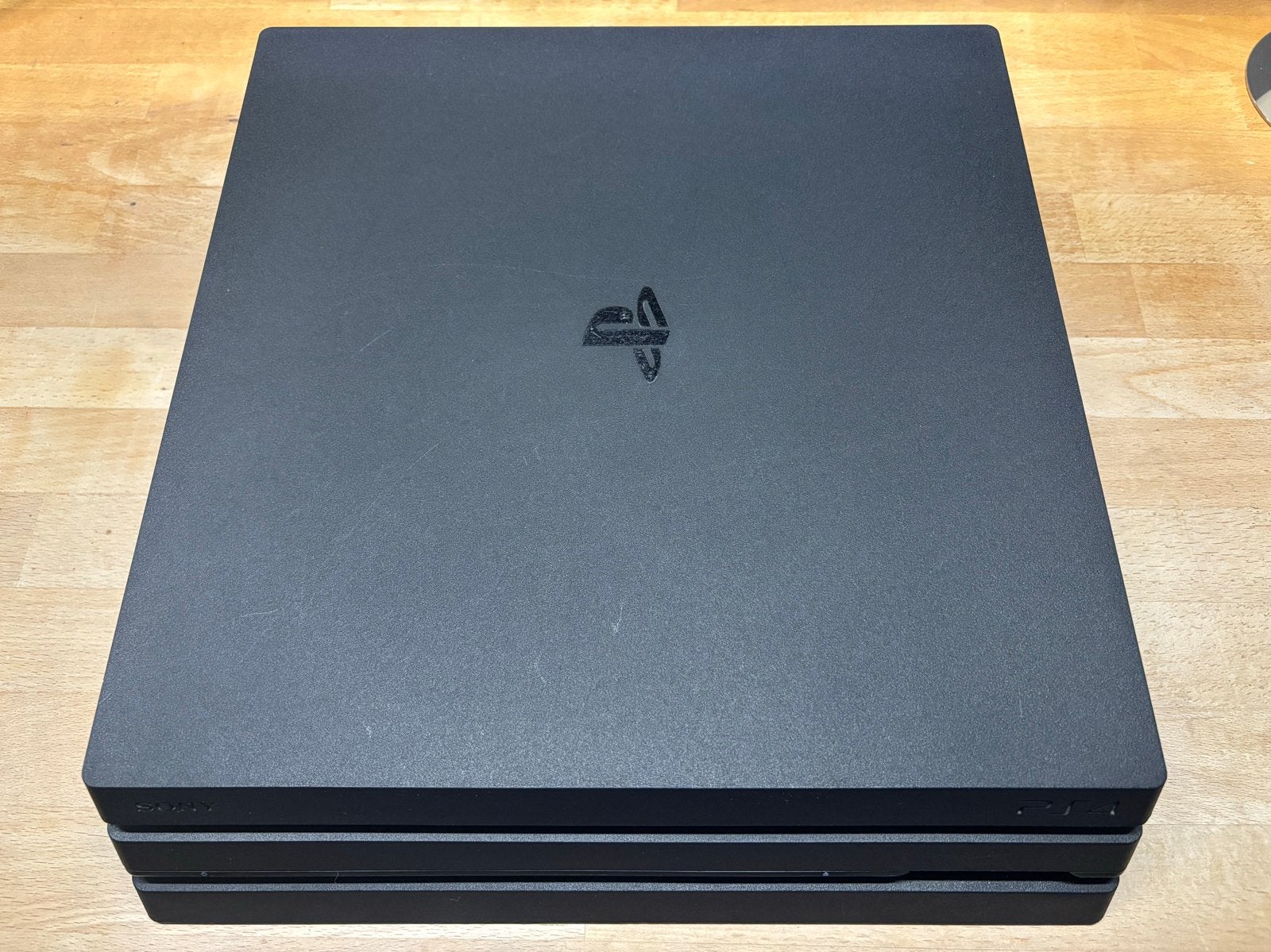 PlayStation 4 Pro met 2 controllers en 2 games, Met 2 controllers, Ophalen of Verzenden, 1 TB, Pro