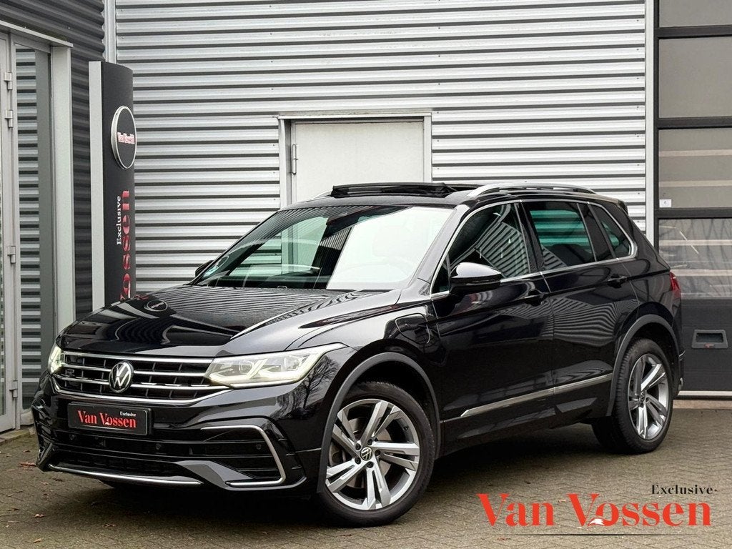 Volkswagen TIGUAN 1.4 TSI eHybrid 3x R-Line|245PK|Leder|Memo, Auto's, Volkswagen, 4 cilinders, Zwart, Hybride Elektrisch/Benzine