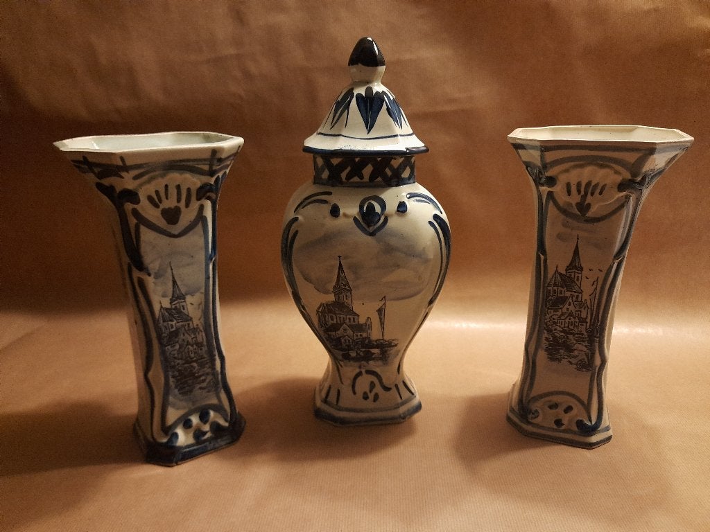 3-delig Delfts blauw kaststel met kerkje en landschap, Antiek en Kunst, Ophalen