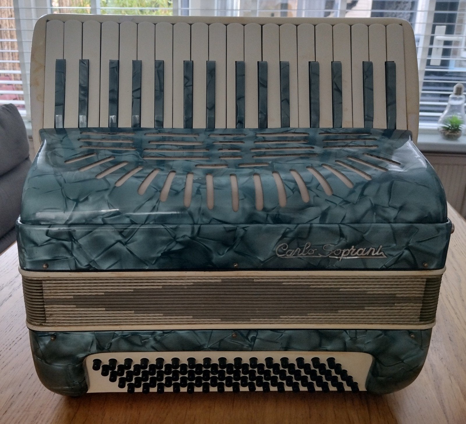 80-bas Accordeon - Carlo Soprani, Muziek en Instrumenten, Accordeons, Overige merken, Gebruikt, 80-bas, Met koffer