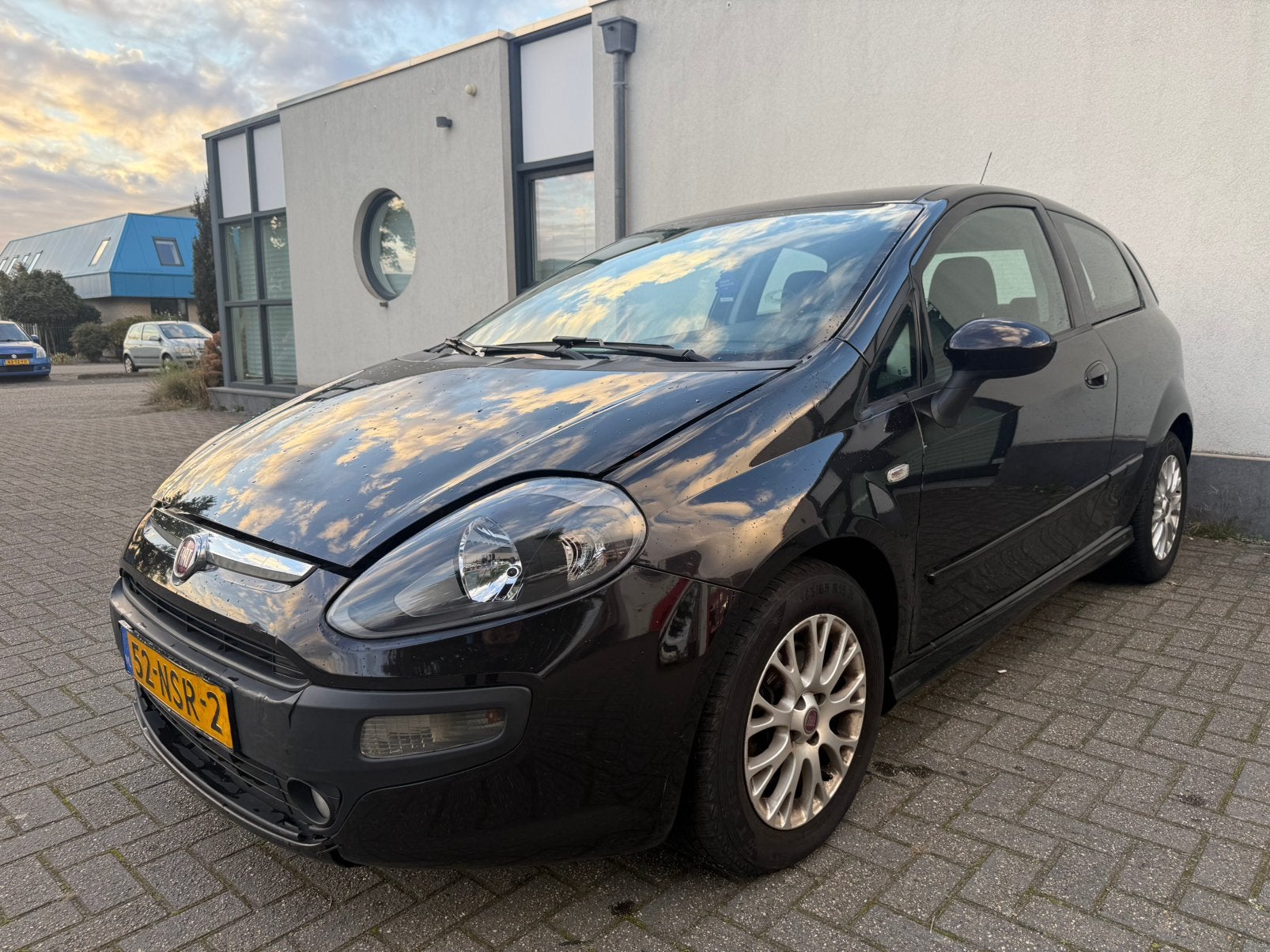 Fiat Punto 1.3 Multijet 62KW 3DR 2010 Zwart Apk/Cruise!, Auto's, Voorwielaandrijving, Zwart, 4 cilinders, Zwart