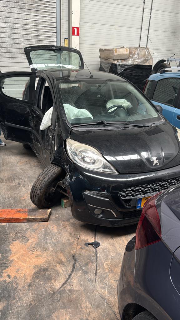 Peugeot 107 schadeauto - Ideaal voor onderdelen of reparatie, Ophalen, Peugeot
