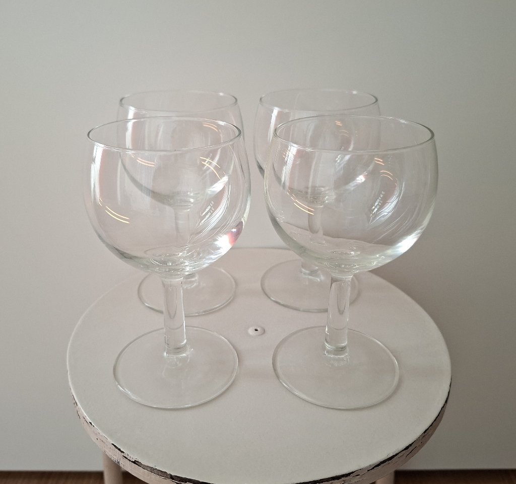 4 stuks wijnglazen, Verzamelen, Glas en Borrelglaasjes, Ophalen of Verzenden, Zo goed als nieuw, Overige typen