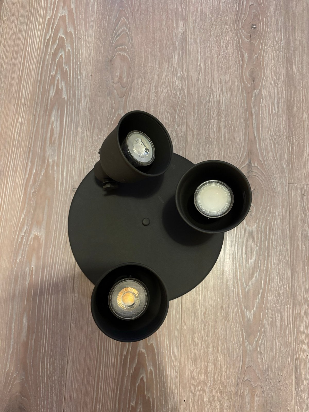 IKEA Hektar plafondspot met 3 spots, donkergrijs, Ophalen, Inclusief lichtbron, GU10, Zo goed als nieuw
