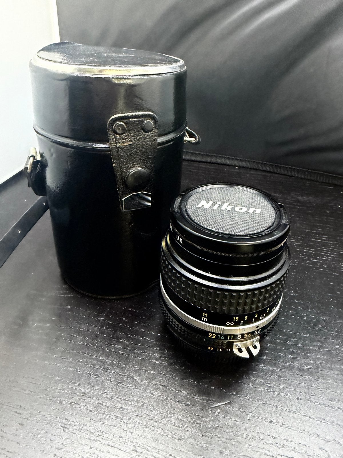 Nikon Nikkor 28mm 1:3.5 lens met koker, Gebruikt, Ophalen of Verzenden, S, V