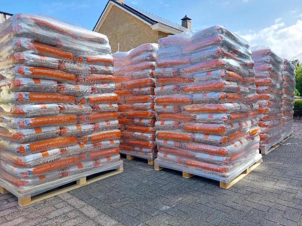 Whitewood pellets ENplusA1 top materiaal ! 15 KG € 8,-, Tuin en Terras, Haardhout, Minder dan 3 m³, Ophalen
