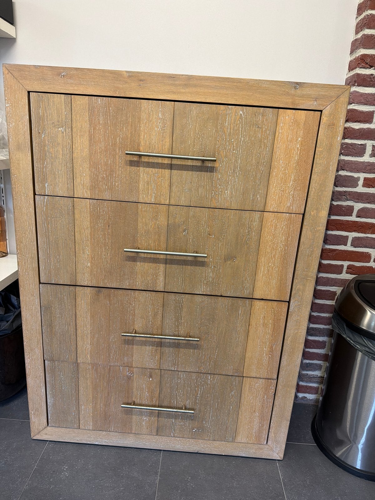 Gebruikte eiken ladekast - 136x100x45 cm, Ophalen, Gebruikt, 5 laden of meer, 100 tot 150 cm