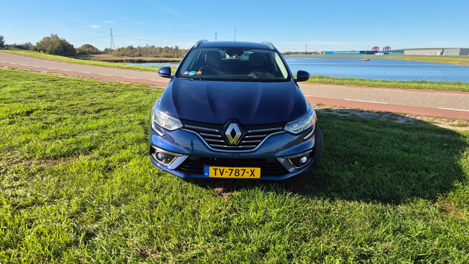 Renault Mégane 1.3 Bose TCe 140pk 2018 Blauw, Auto's, Voorwielaandrijving, 4 cilinders, Blauw, Origineel Nederlands