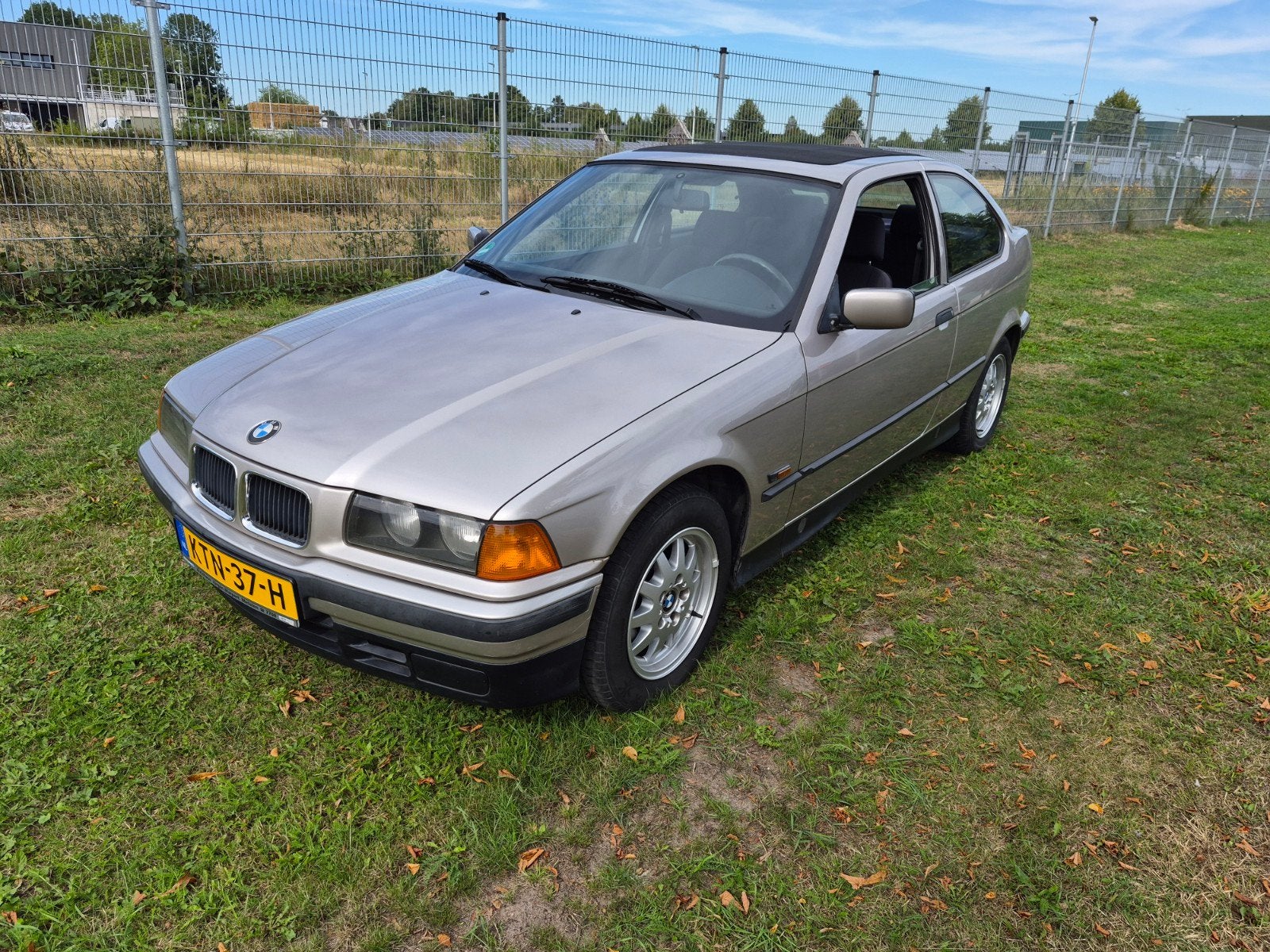 BMW e36 compact open air, 1596 cc, Achterwielaandrijving, 4 cilinders, 1325 kg