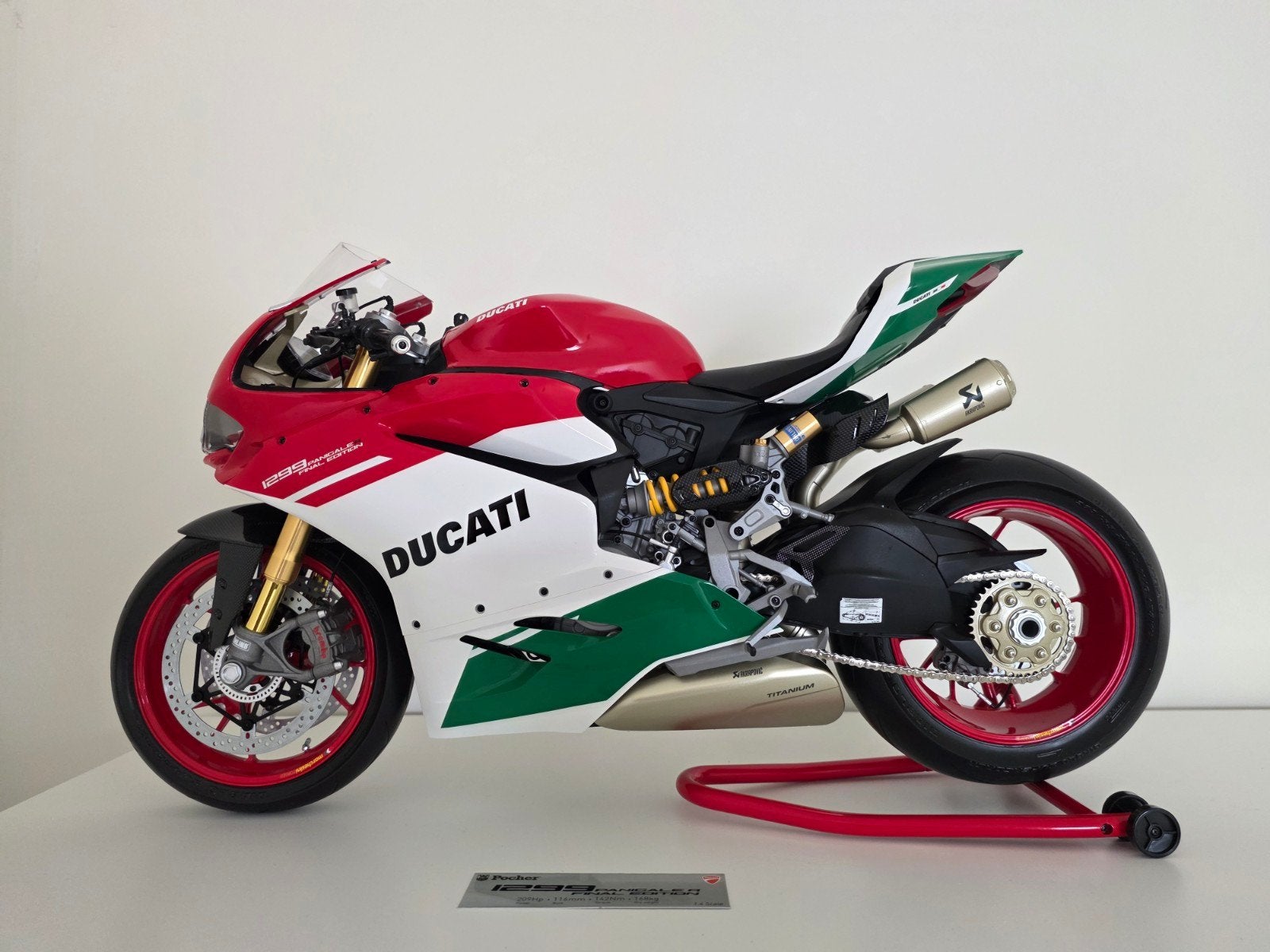 Pocher Ducati 1299 Panigale R final edition, 1:4, Hobby en Vrije tijd, Ophalen, Zo goed als nieuw, Motor