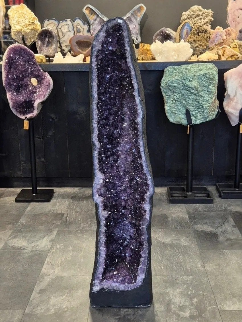 Amethist geode donkerpaars xxl 121 cm 68 kilo, Ophalen of Verzenden