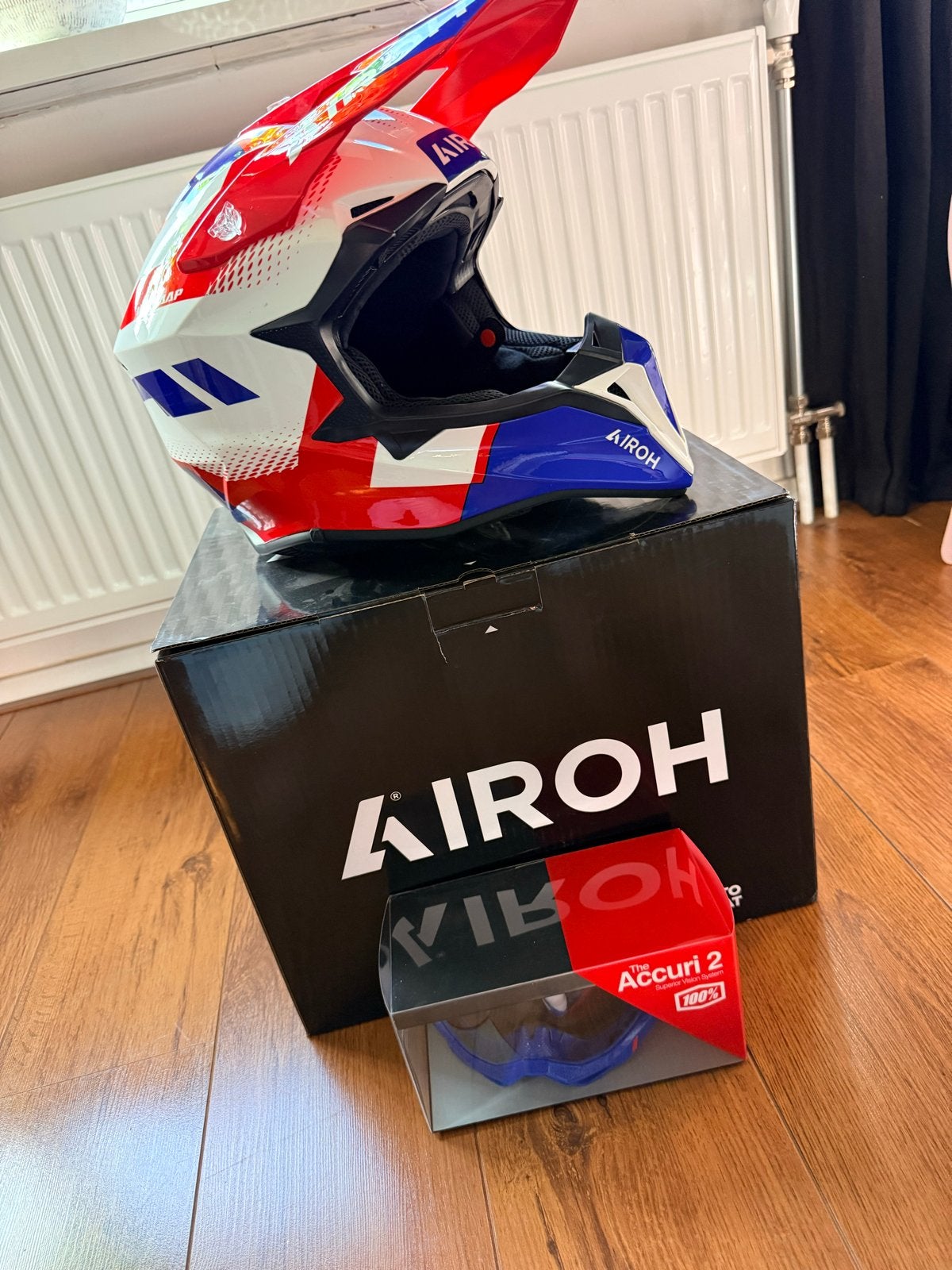 Nieuwe Airoh helm maat M met 100% bril, Motoren, Ophalen of Verzenden, Nieuw zonder kaartje, M, Offroadhelm