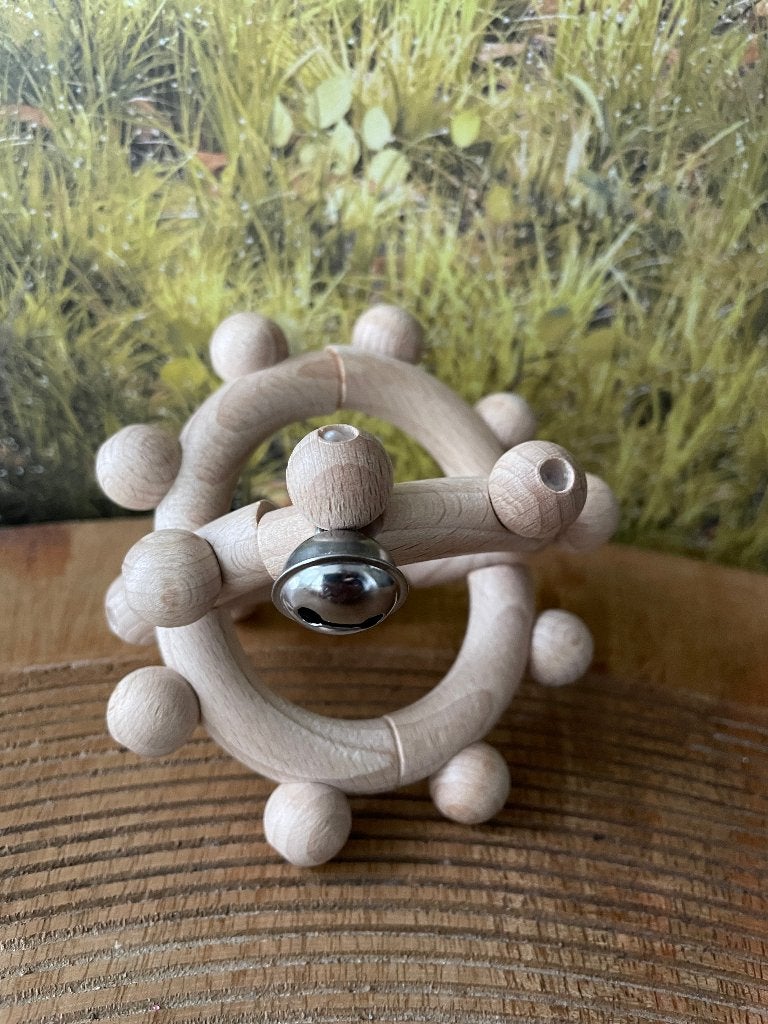 Hess houten rammelaar bol naturel baby speelgoed, Ophalen of Verzenden, Nieuw, Rammelaar