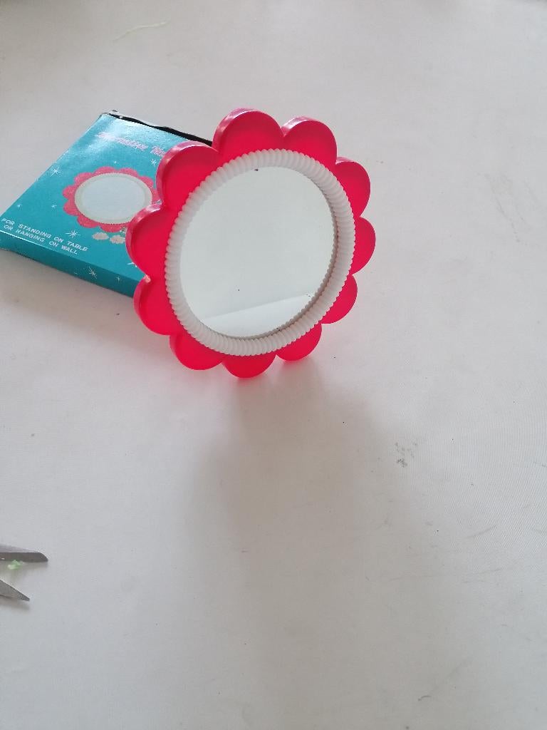 kitsch bloemspiegeltje, Minder dan 50 cm, Nieuw, Ophalen of Verzenden, Minder dan 100 cm