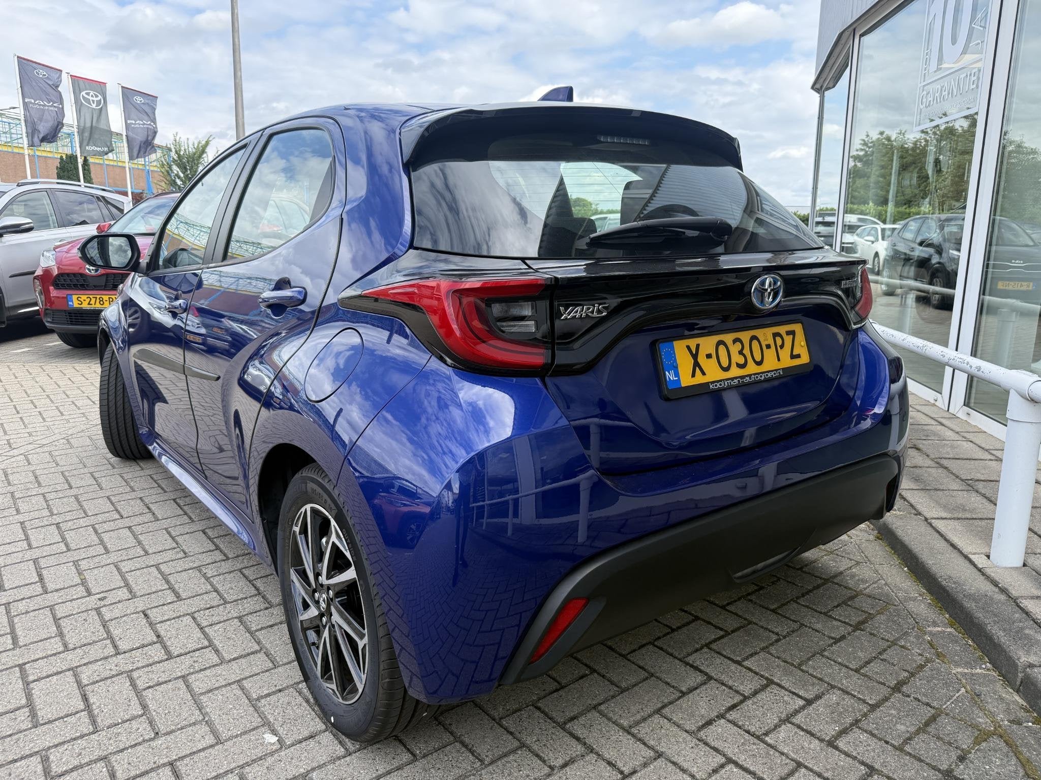 Toyota Yaris 1.5 Hybrid Dynamic Origineel NL auto, 1e eigena, Gebruikt, Blauw, 49 €/maand, Bedrijf