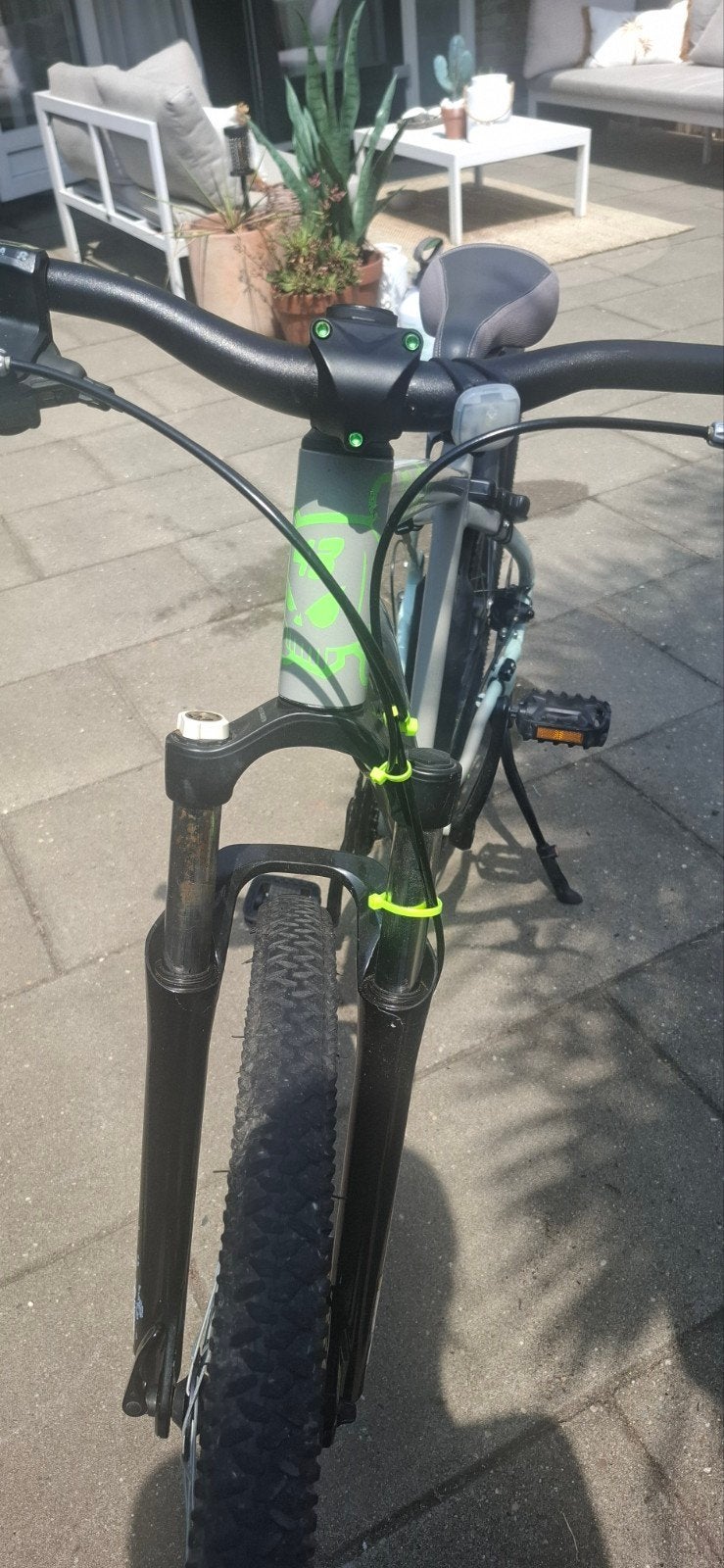 B'Twin Rockrider ST 100 Mountainbike - Grijs/Groen, Vering, Zo goed als nieuw, Schijfrem, 53 tot 57 cm