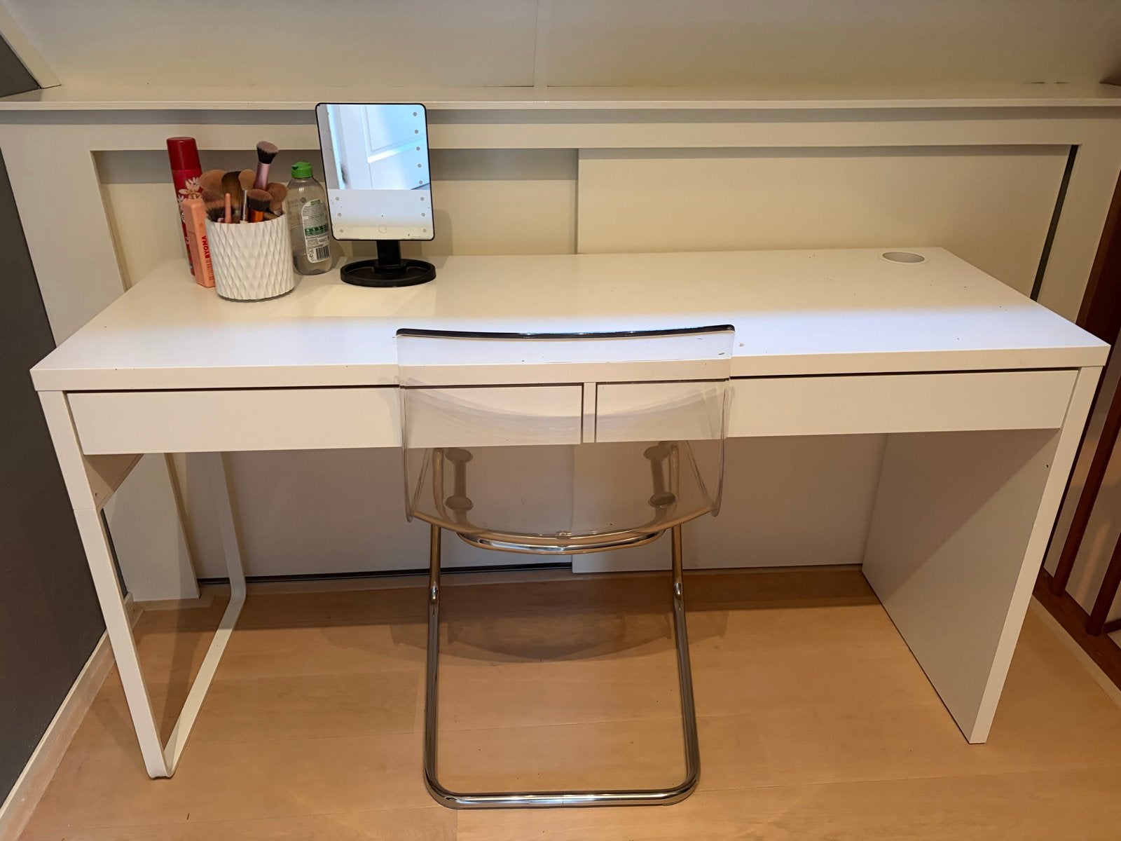 IKEA MICKE Bureau - Wit, Compact en Praktisch, Ophalen, Gebruikt, Met lades, Spaanplaat of MDF