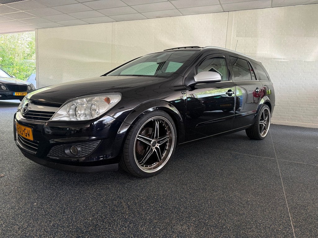 Opel Astra Wagon 1.8 Essentia | Recaro | Panoramadak | Dab+, Voorwielaandrijving, Stof, Gebruikt, 1225 kg