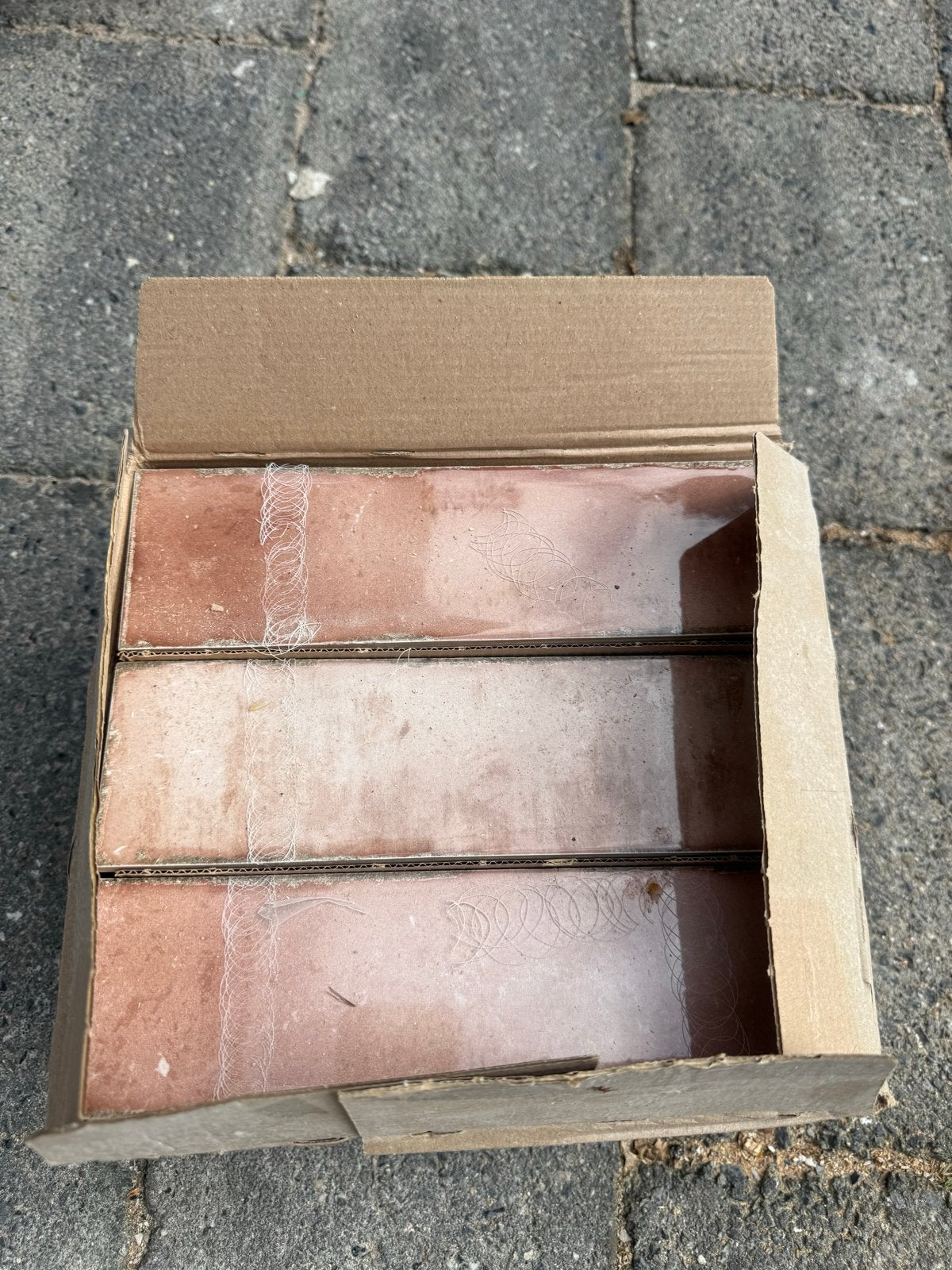 8 dozen en extra terracottakleurige tegels (6,9x24 cm), Ophalen, Keramiek, Overige typen, Nieuw
