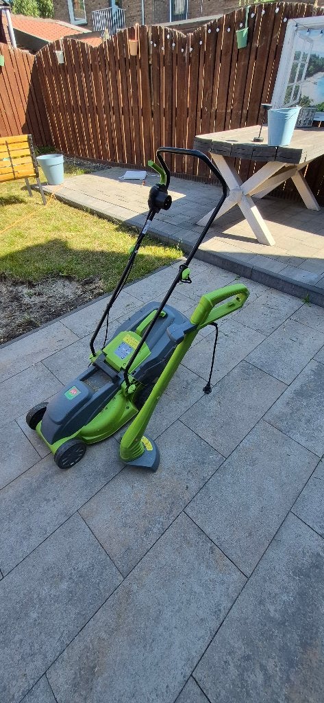 Elektrische Grasmaaier en Trimmer Set - Zo goed als nieuw, Ophalen, Cirkelmaaier, Central Park, Elektrische grasmaaier