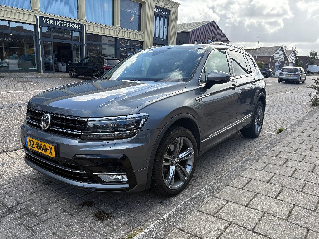 Volkswagen Tiguan 1.5 TSI 150pk 7-DSG ALLSPACE! R-LINE/PANO, 1498 cc, Zwart, Lichtsensor, Origineel Nederlands