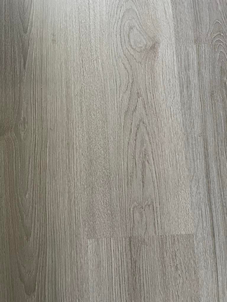 Gratis. Pakken grijs/bruin kliklaminaat, Doe-het-zelf en Verbouw, Vloerdelen en Plavuizen, Ophalen, 50 tot 150 cm, Nieuw, 10 m² of meer