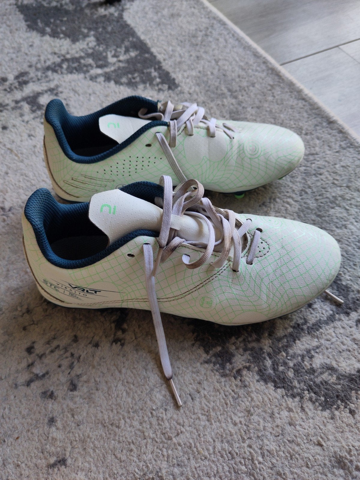 Kind voetbal schoenen maat 35, Ophalen, Maat XS of kleiner, Schoenen, Zo goed als nieuw