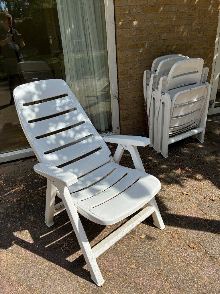 4 witte Jardin tuinstoelen (standen verstelbaar), Ophalen, Gebruikt, Kunststof, Verstelbaar